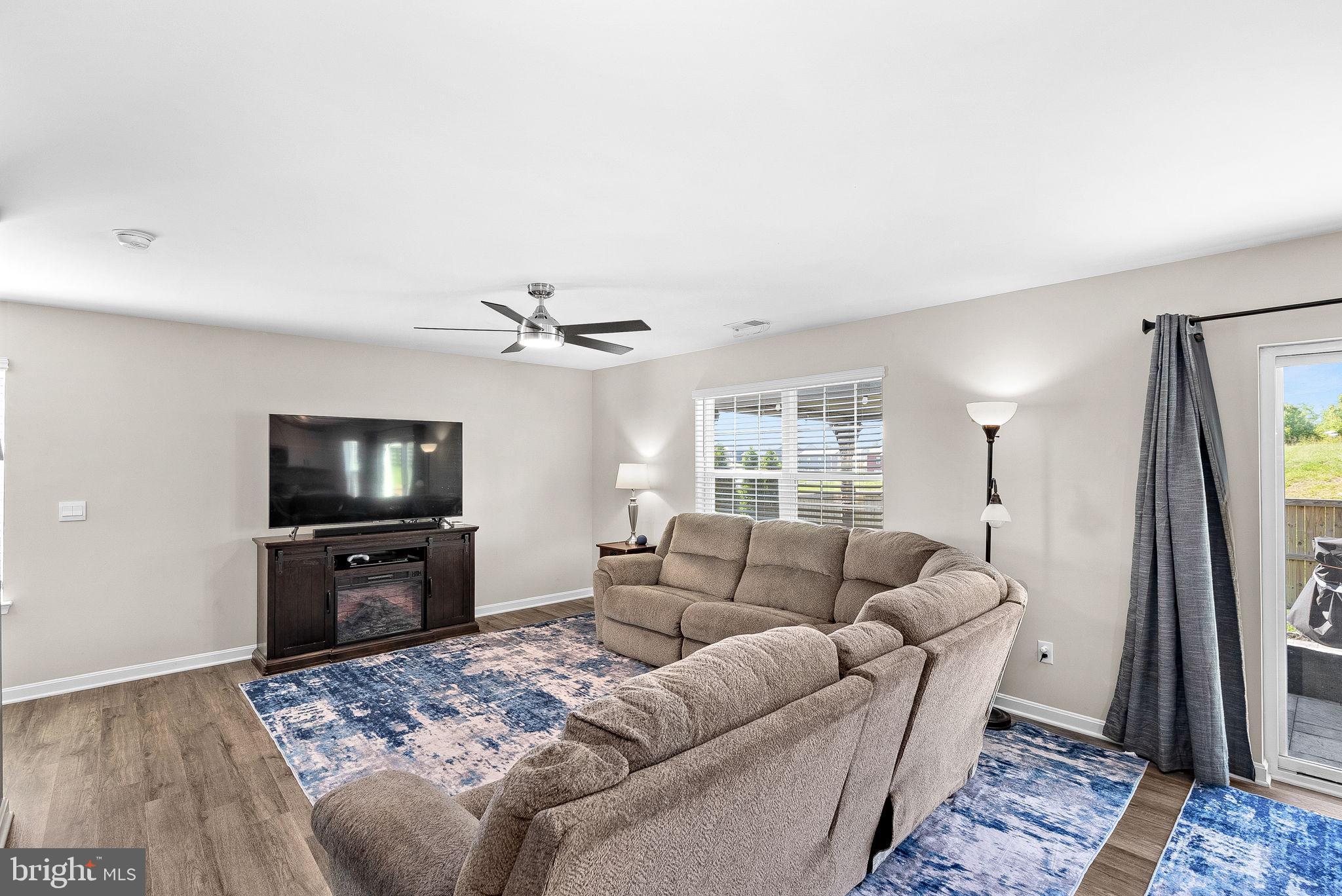 128 CENTERGATE DRIVE