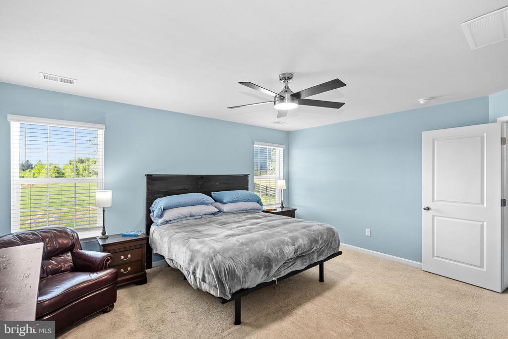128 CENTERGATE DRIVE