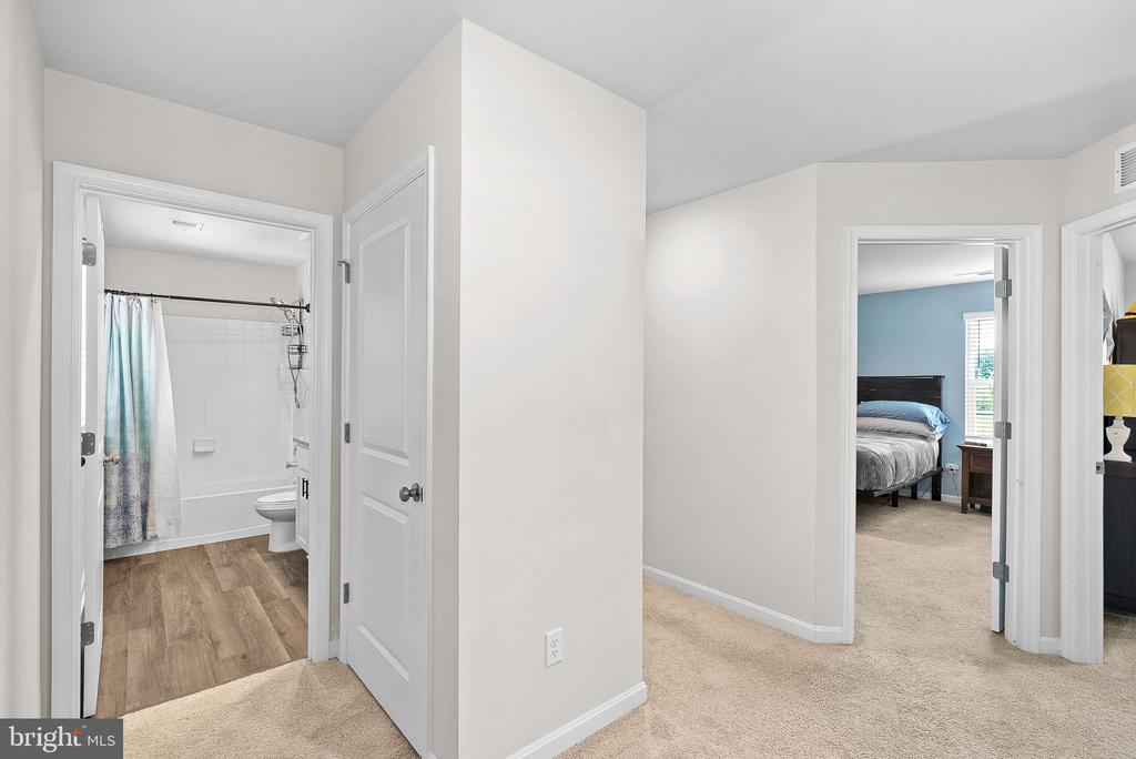 128 CENTERGATE DRIVE