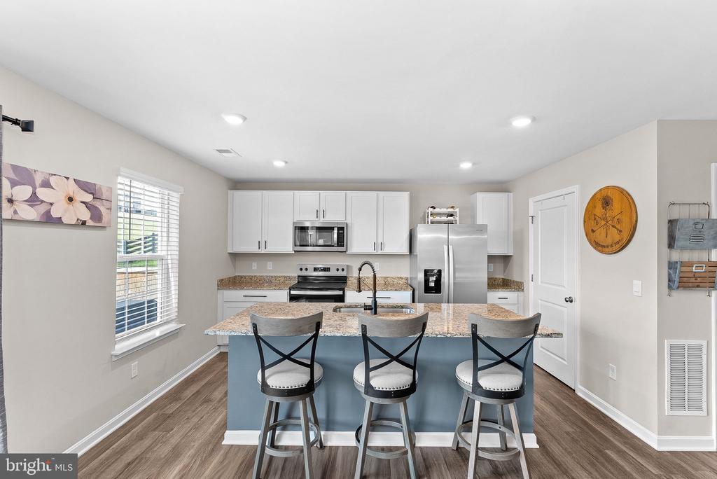 128 CENTERGATE DRIVE