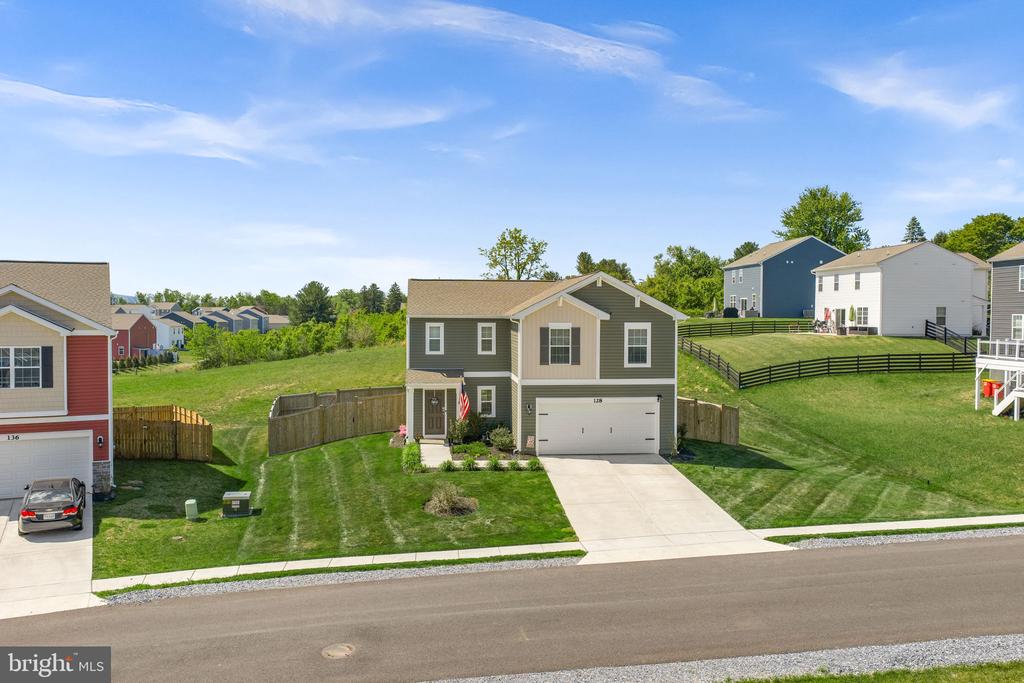 128 CENTERGATE DRIVE