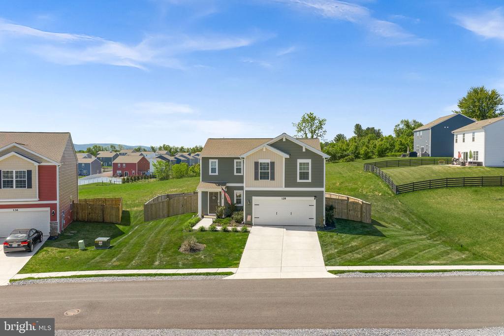 128 CENTERGATE DRIVE