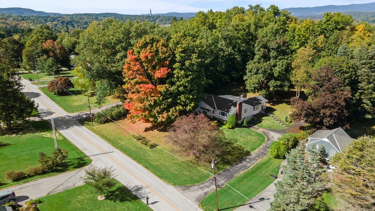 320 Crescent Boulevard