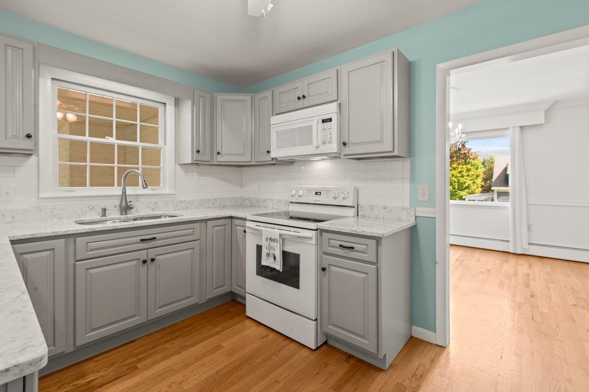 320 Crescent Boulevard