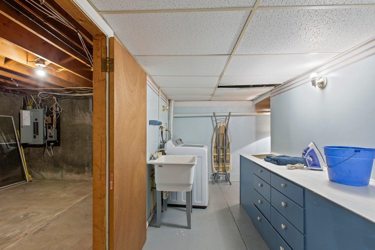 320 Crescent Boulevard