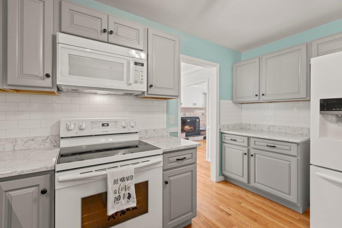 320 Crescent Boulevard