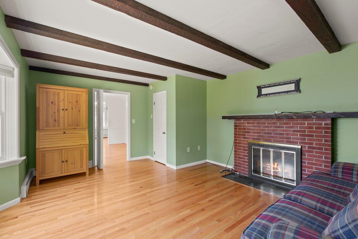 320 Crescent Boulevard