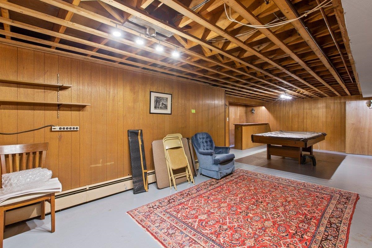 320 Crescent Boulevard