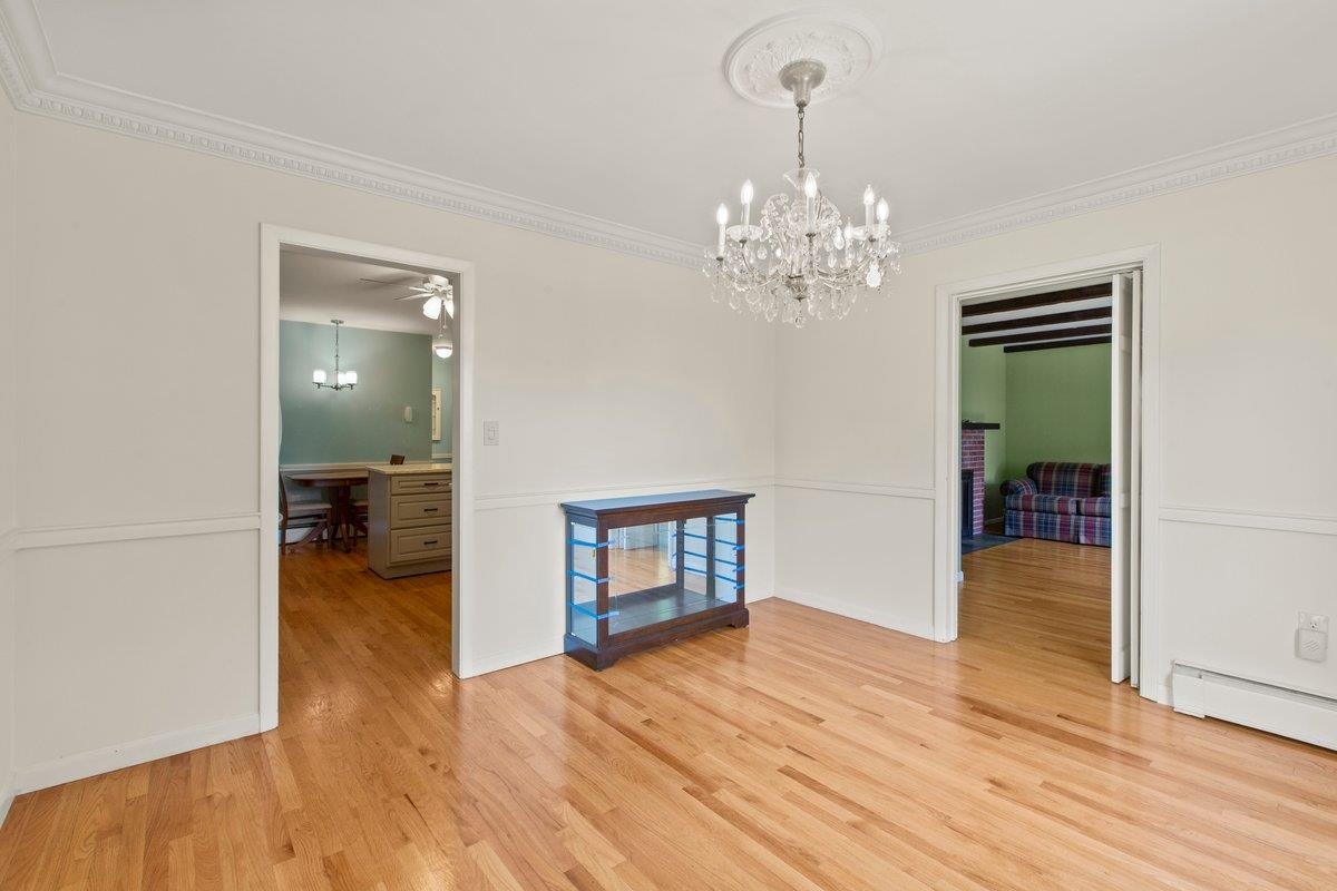 320 Crescent Boulevard