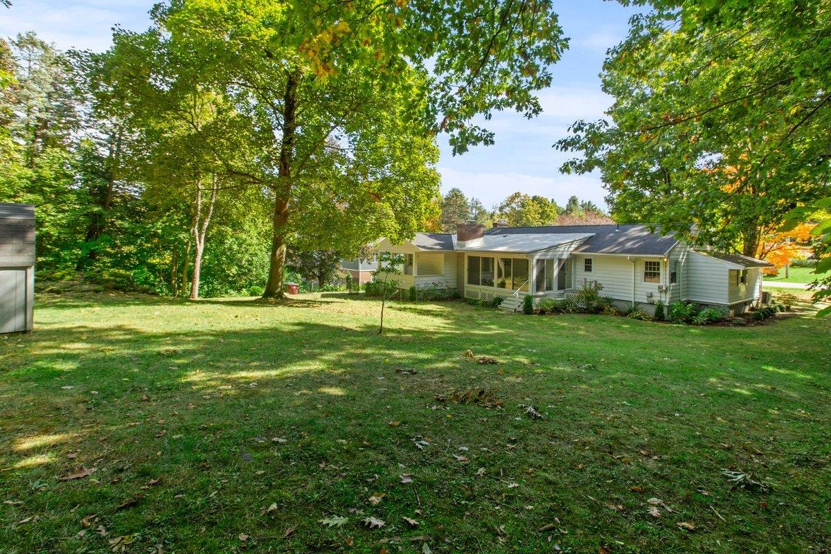 320 Crescent Boulevard