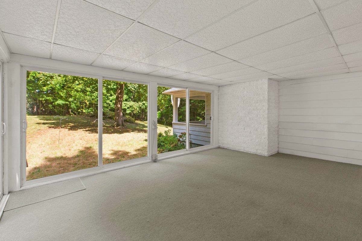 320 Crescent Boulevard