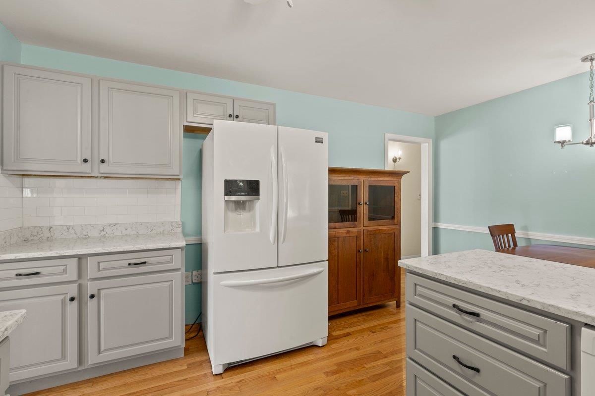 320 Crescent Boulevard