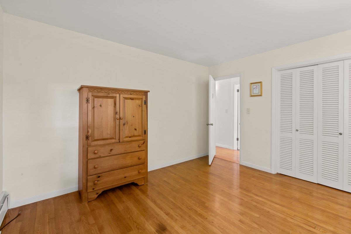 320 Crescent Boulevard