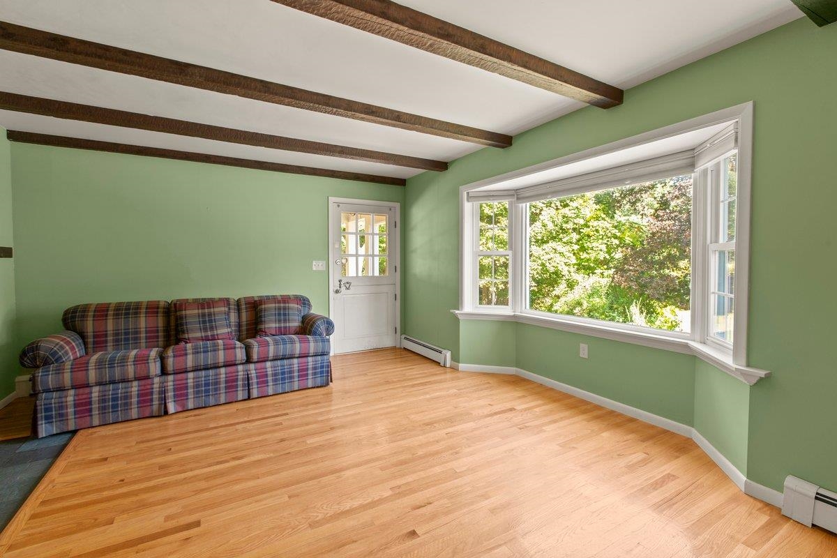 320 Crescent Boulevard