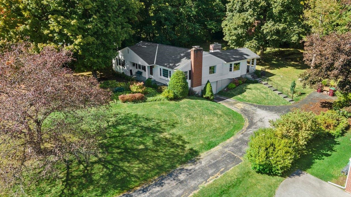 320 Crescent Boulevard