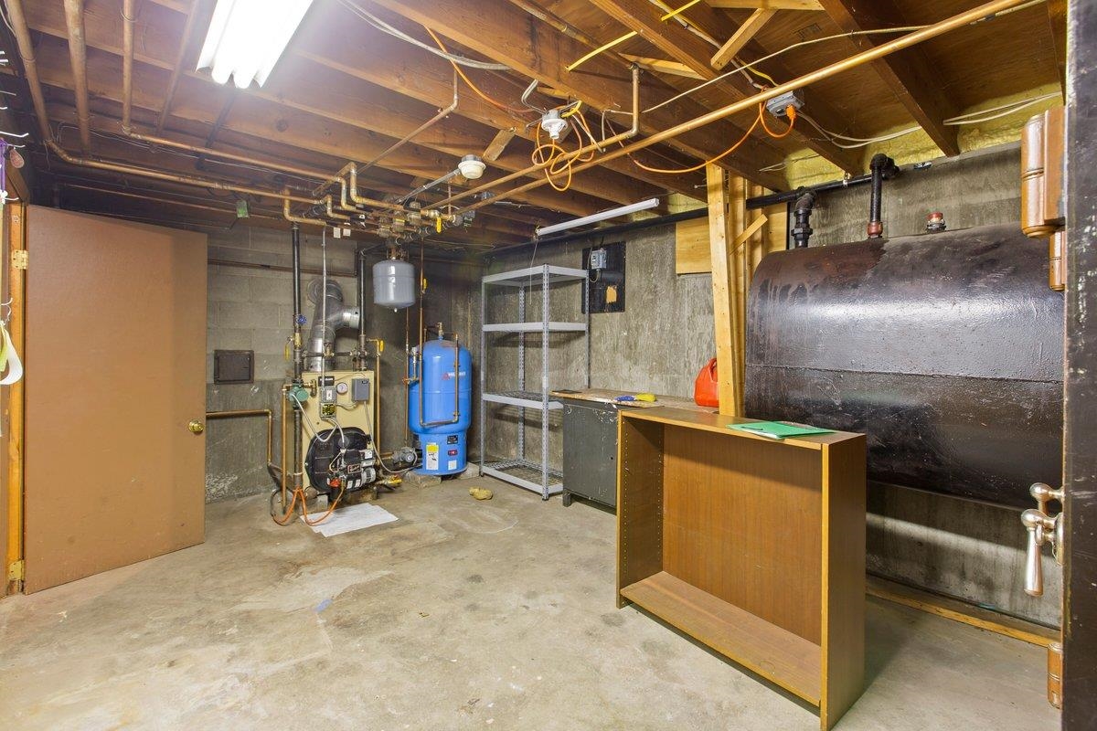 320 Crescent Boulevard