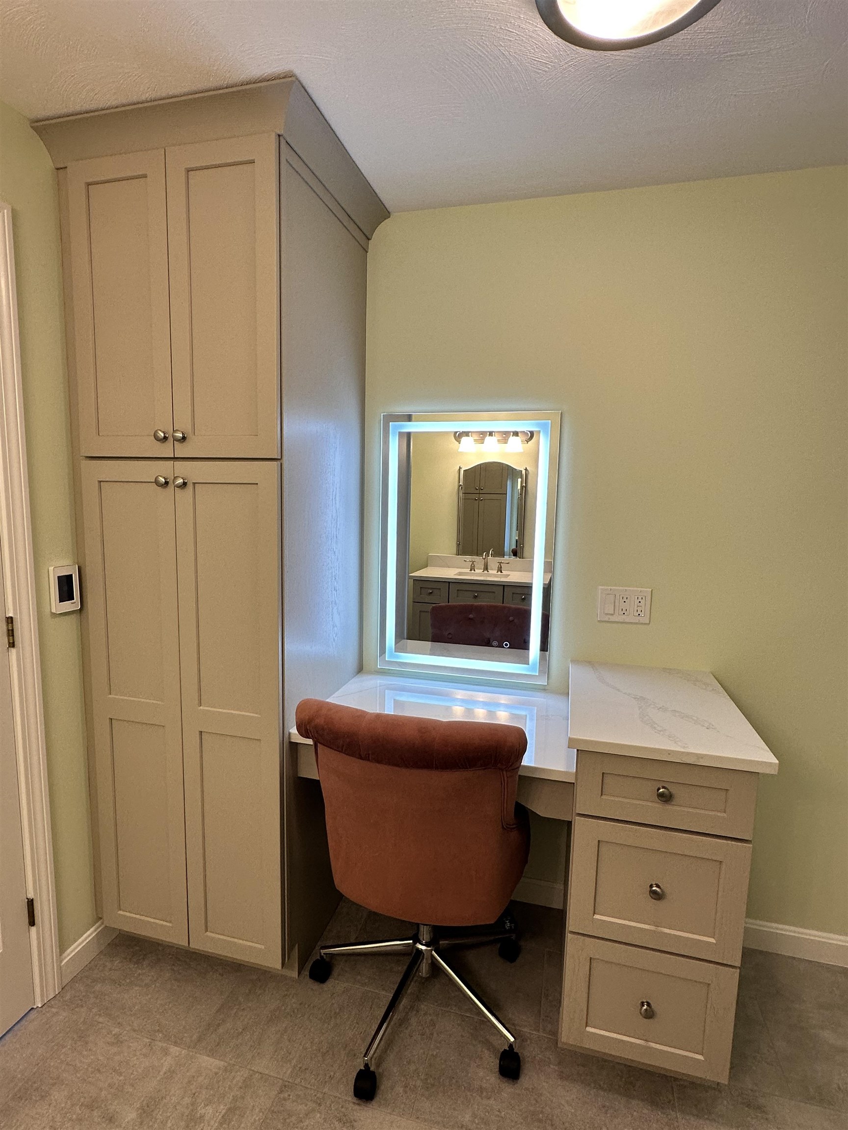 18 Colonial Square Unit: 18