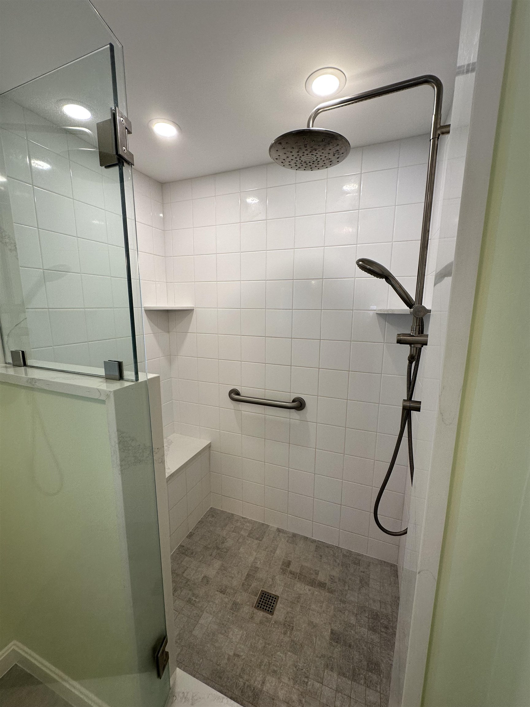 18 Colonial Square Unit: 18