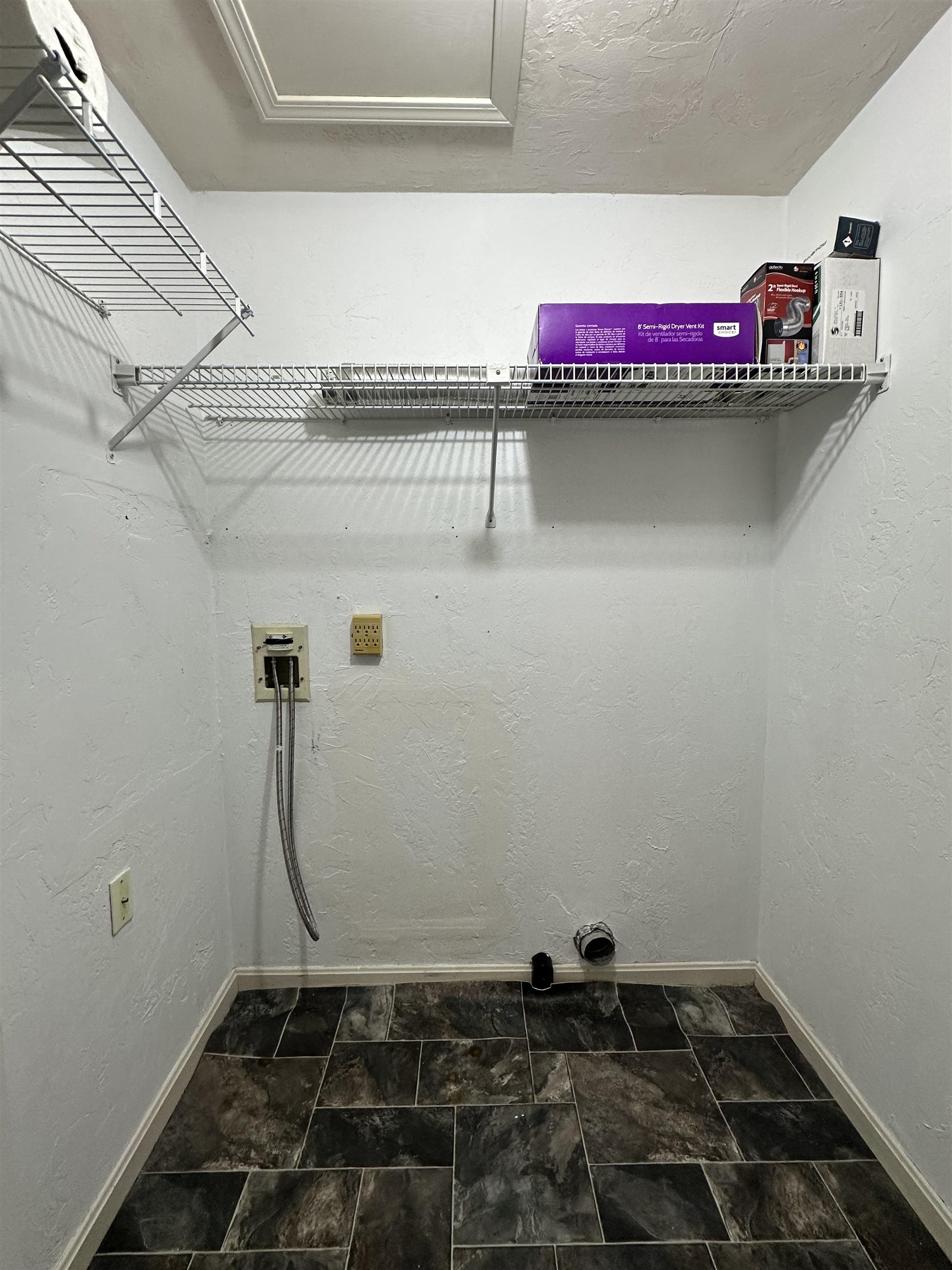 18 Colonial Square Unit: 18