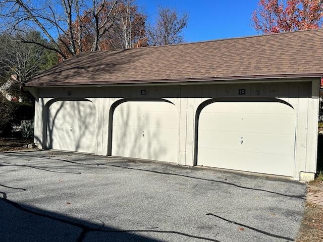 18 Colonial Square Unit: 18