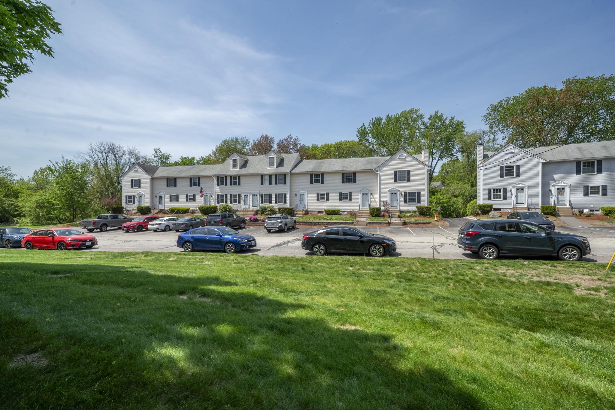 44 Brook Hollow Way