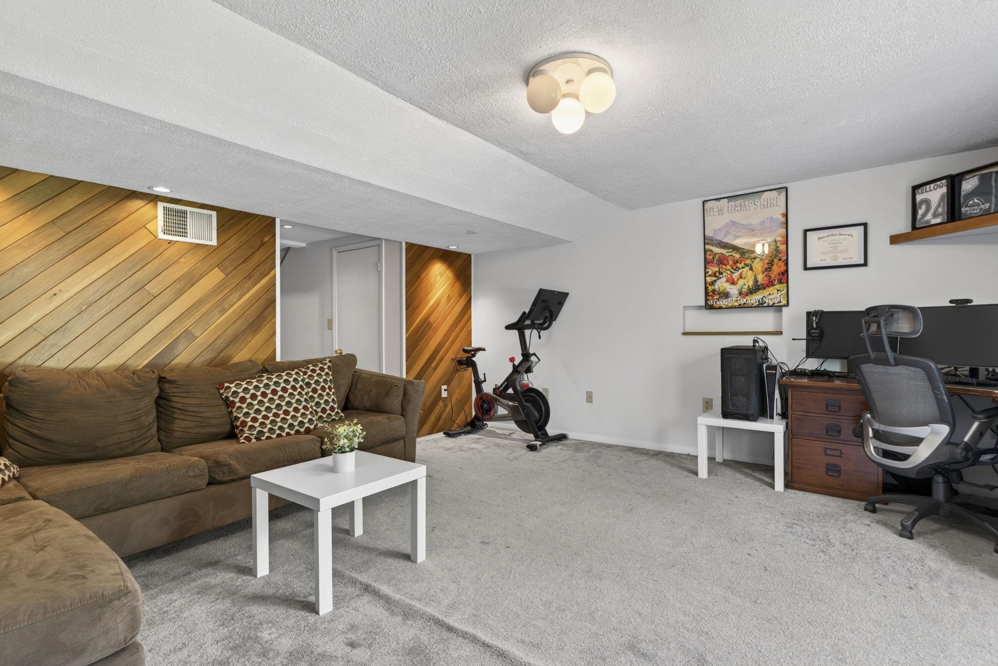 44 Brook Hollow Way