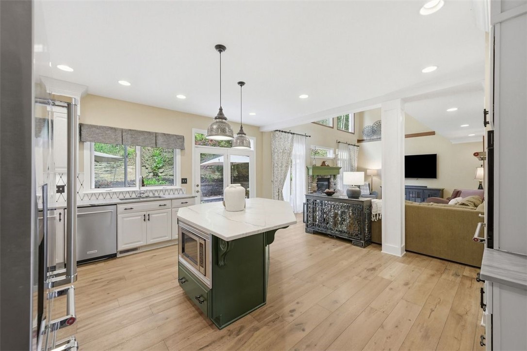 1560 Barrington Drive