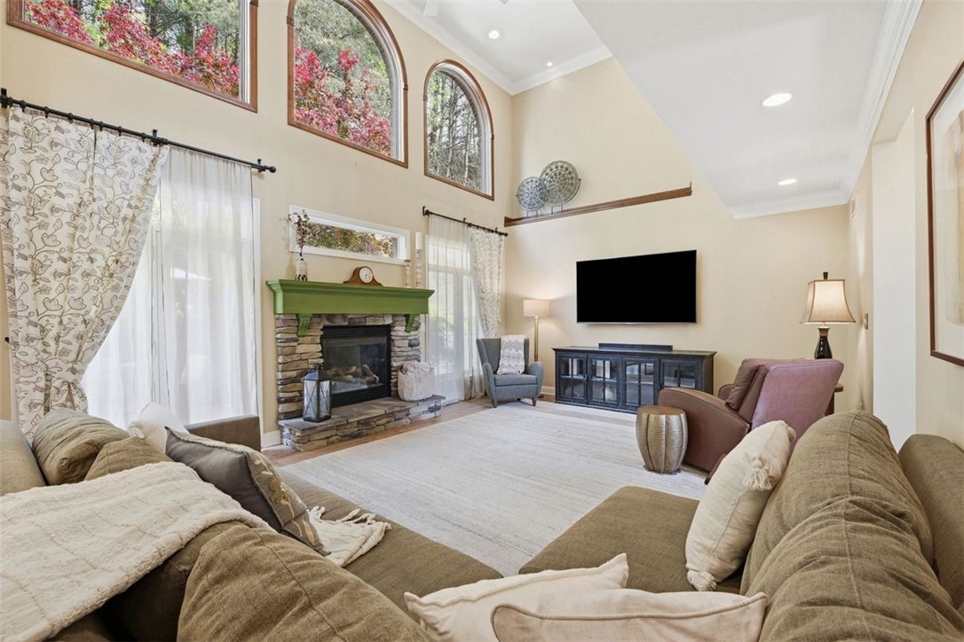 1560 Barrington Drive