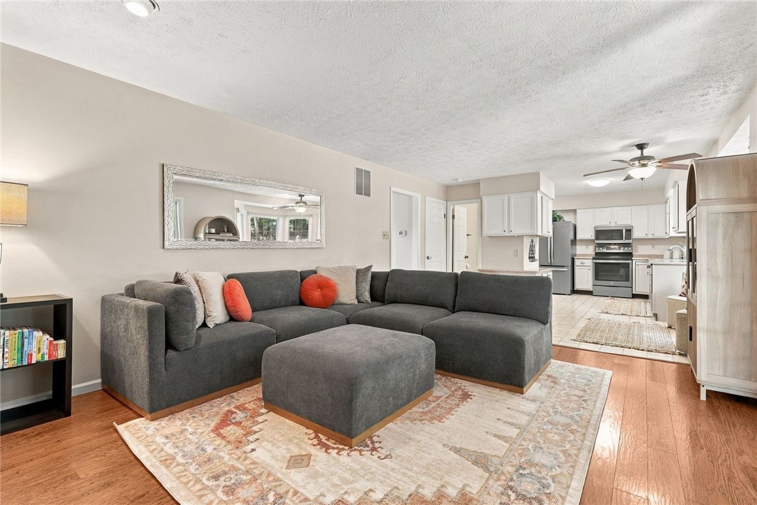 1607 Eaglewood Court