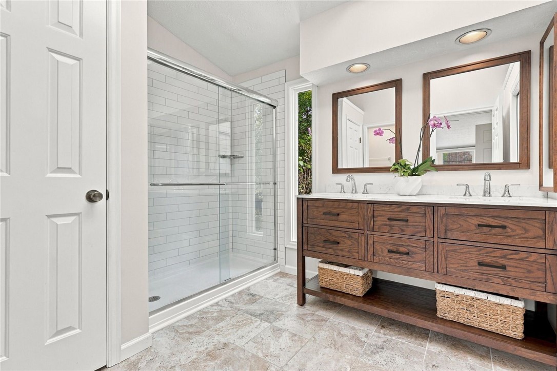 1607 Eaglewood Court