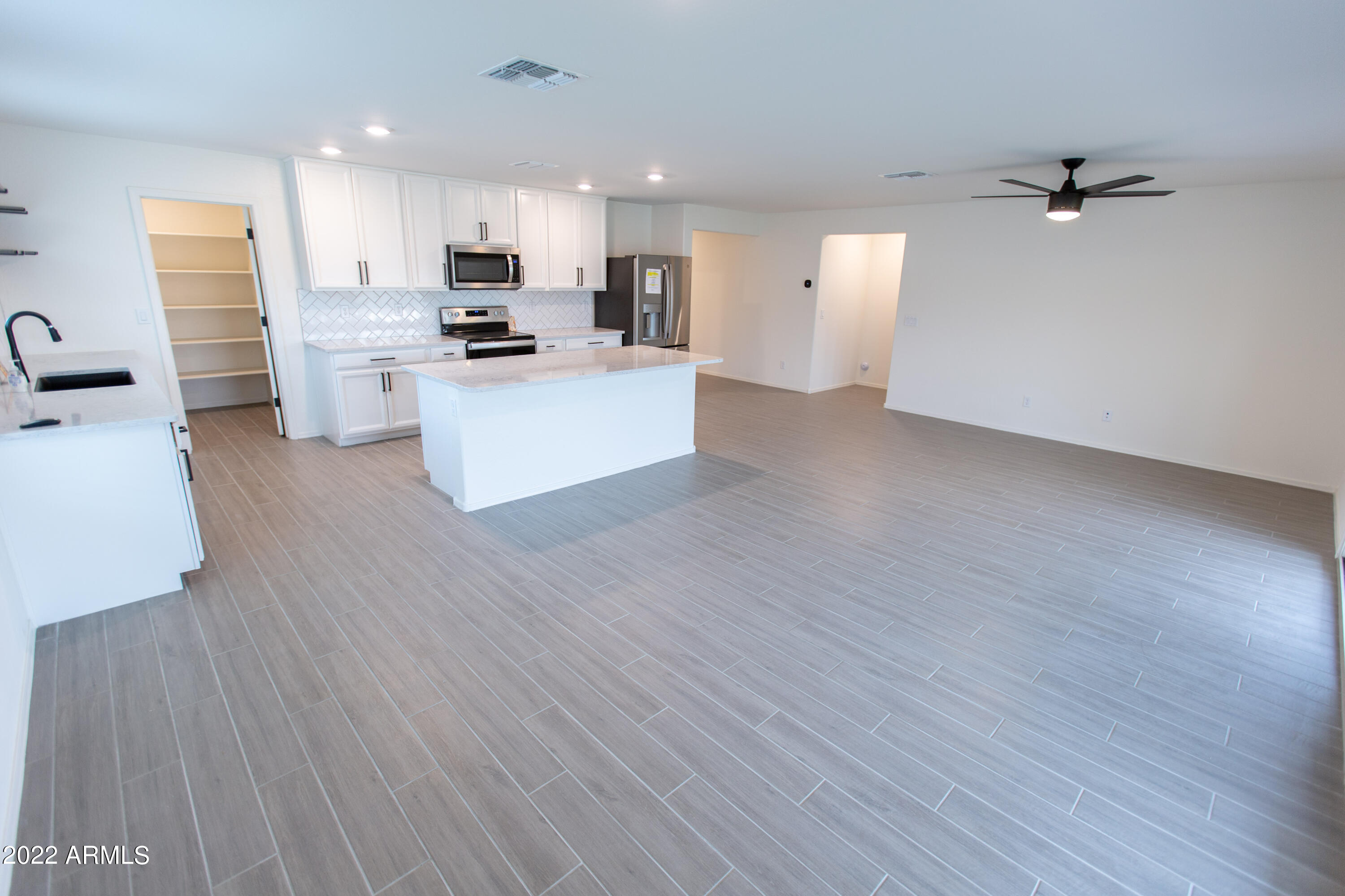 3408 W DONNER Drive