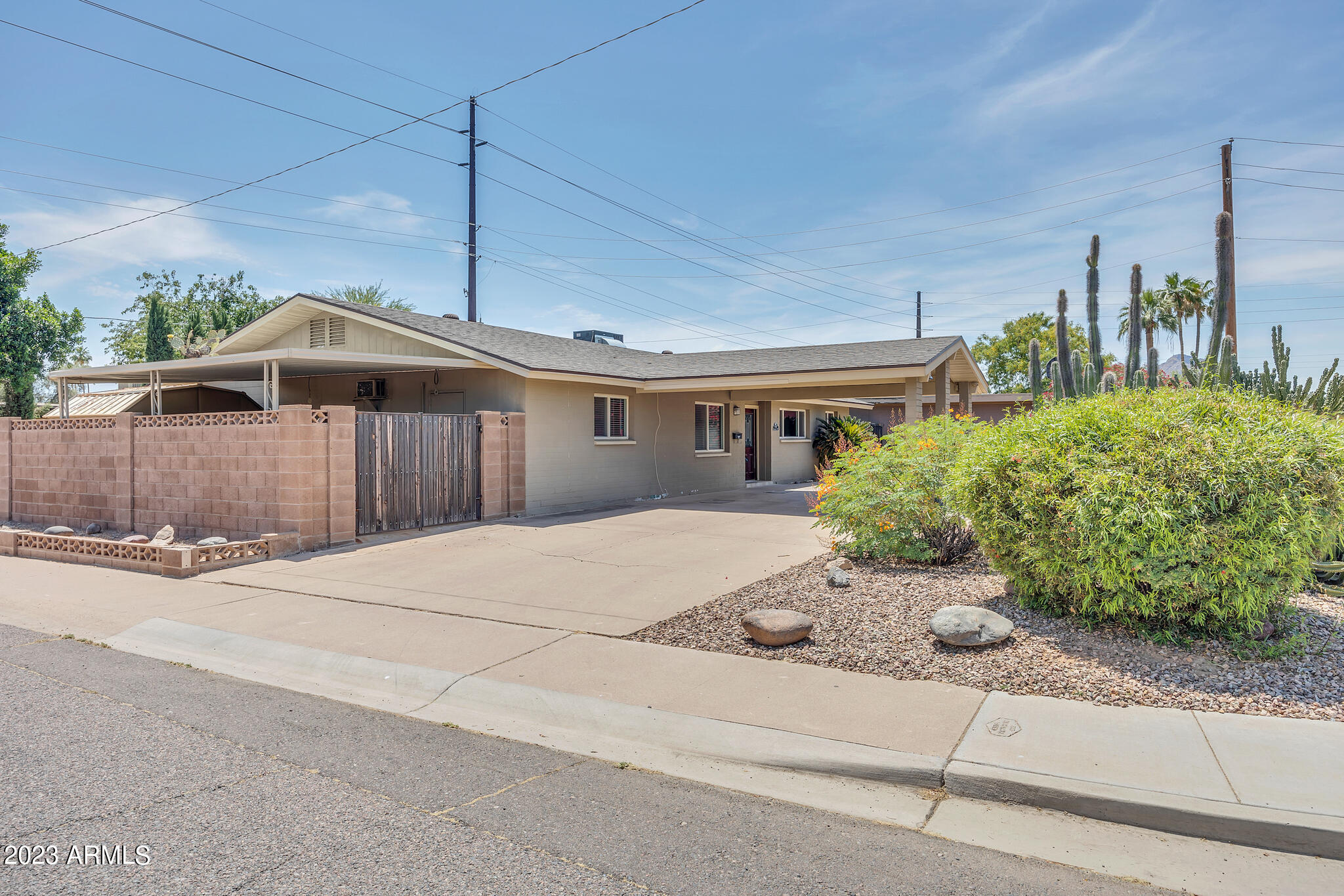 8149 E CRESTWOOD Way