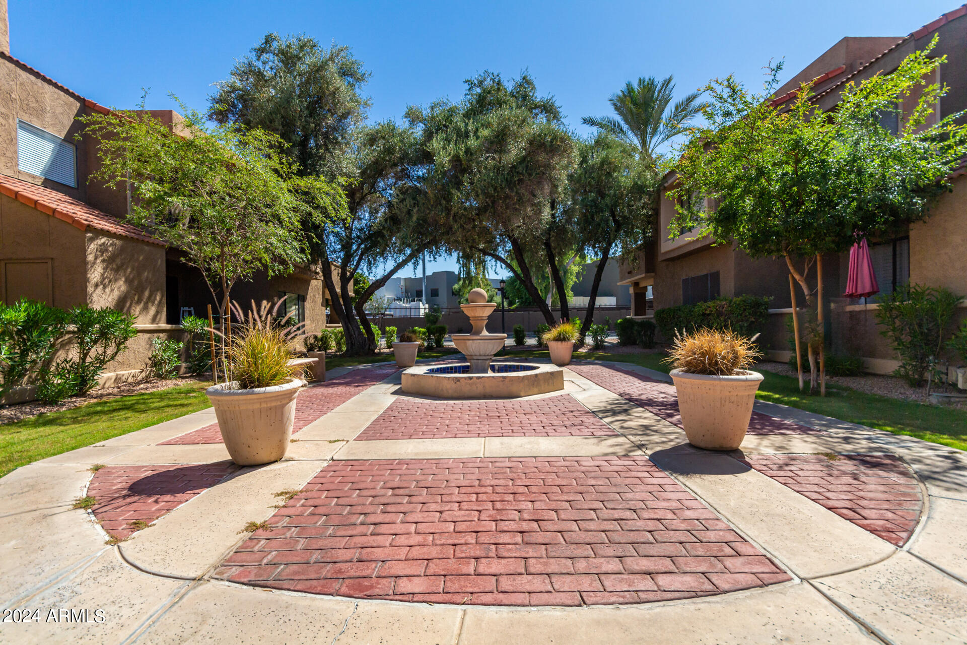 5122 E SHEA Boulevard # 2050
