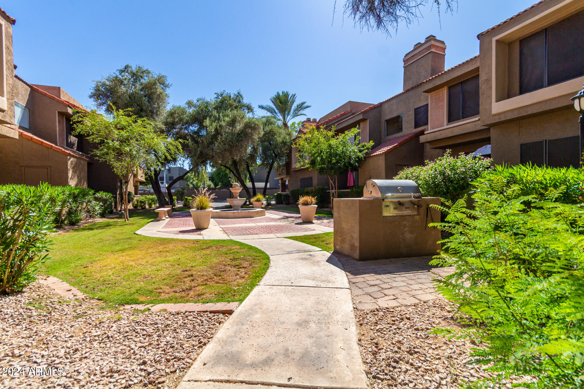 5122 E SHEA Boulevard # 2050