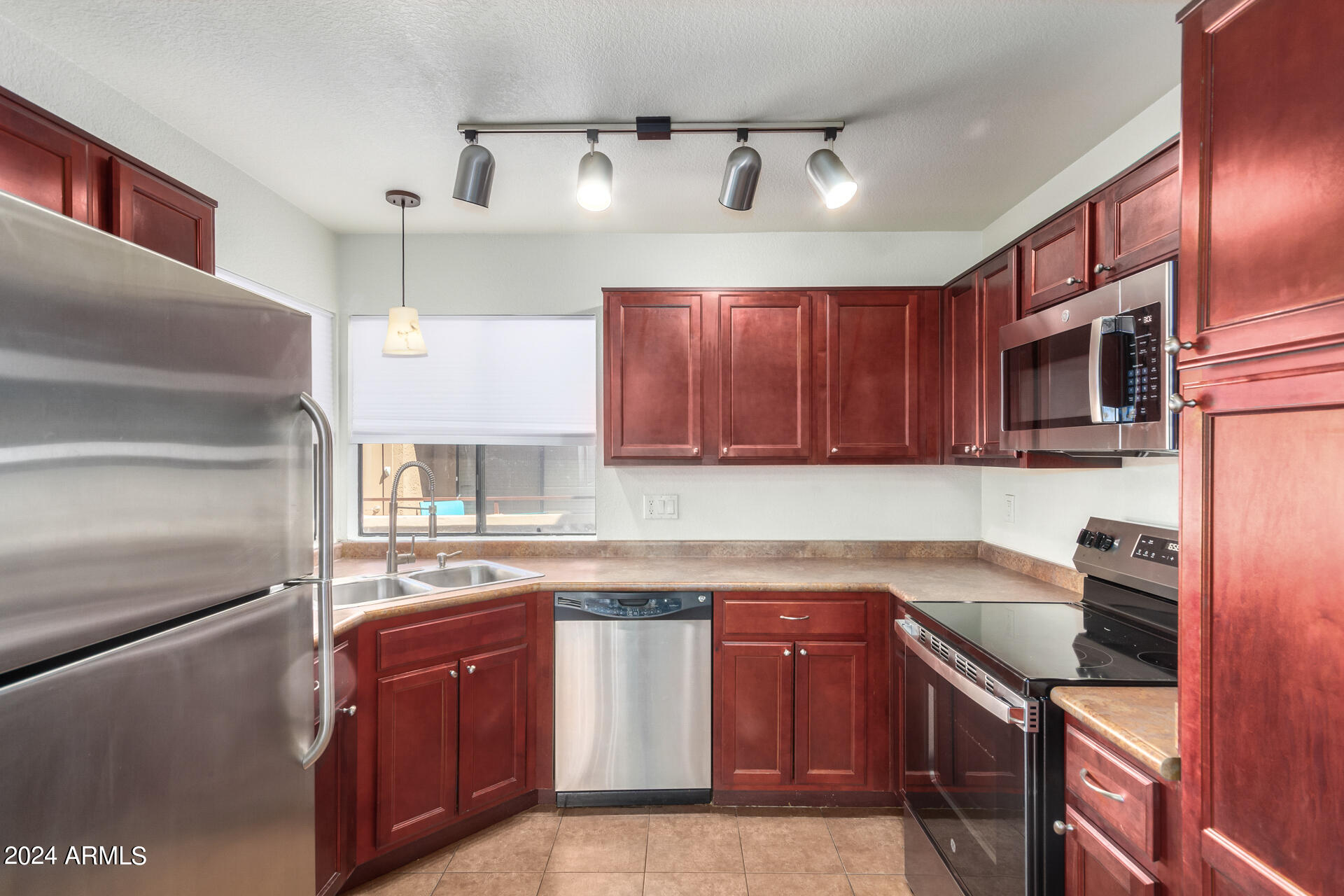5122 E SHEA Boulevard # 2050