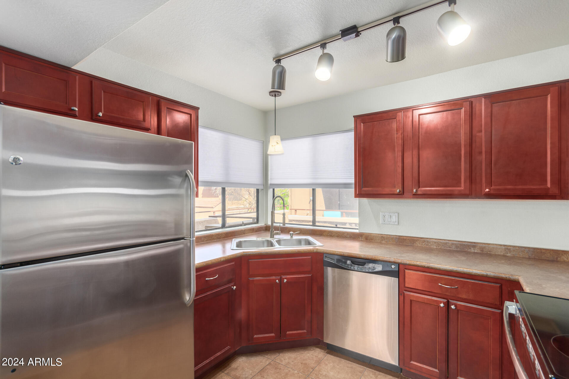 5122 E SHEA Boulevard # 2050