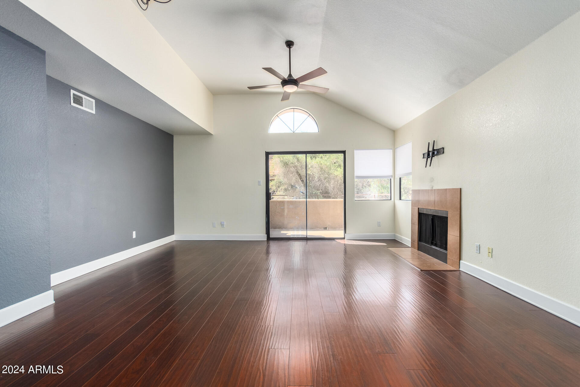 5122 E SHEA Boulevard # 2050