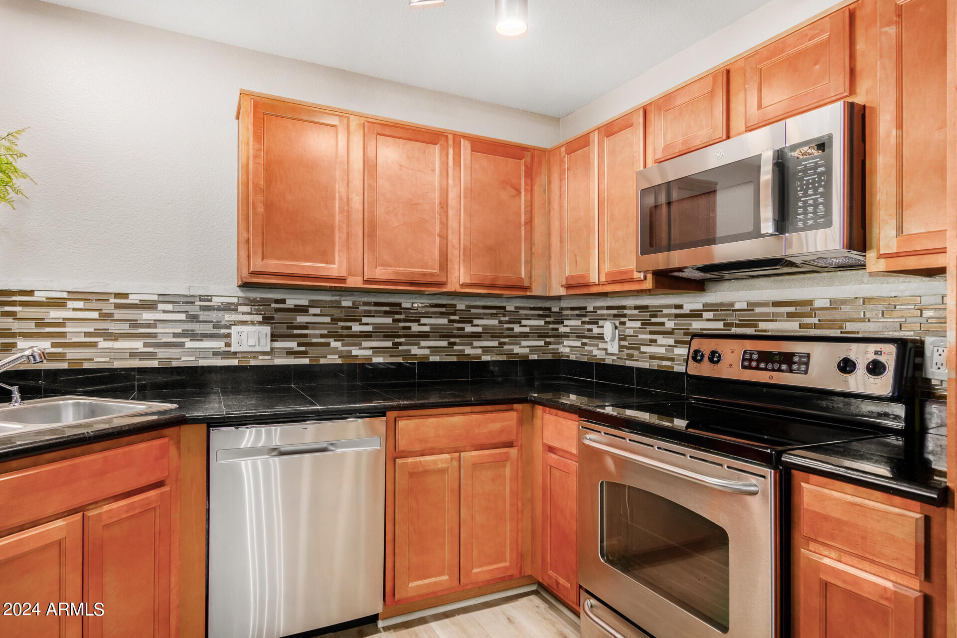 5122 E SHEA Boulevard # 1050