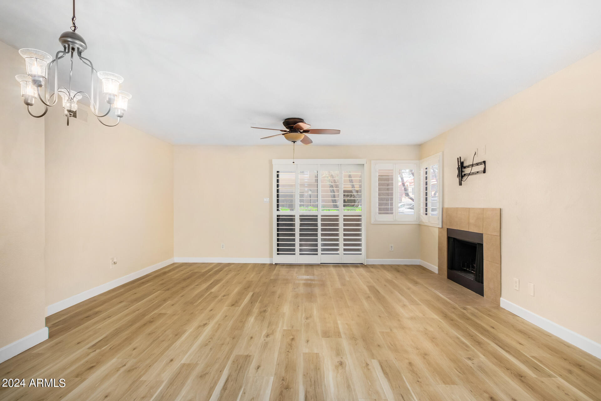 5122 E SHEA Boulevard # 1050