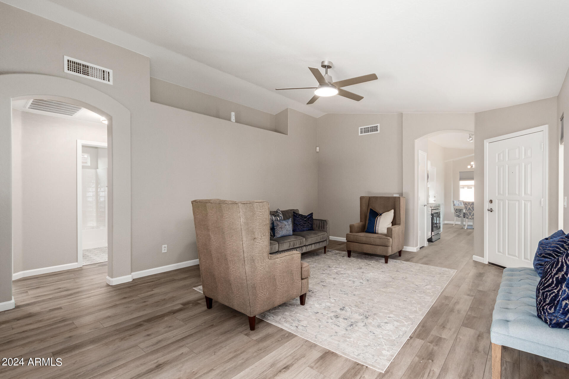 2135 E DANBURY Road