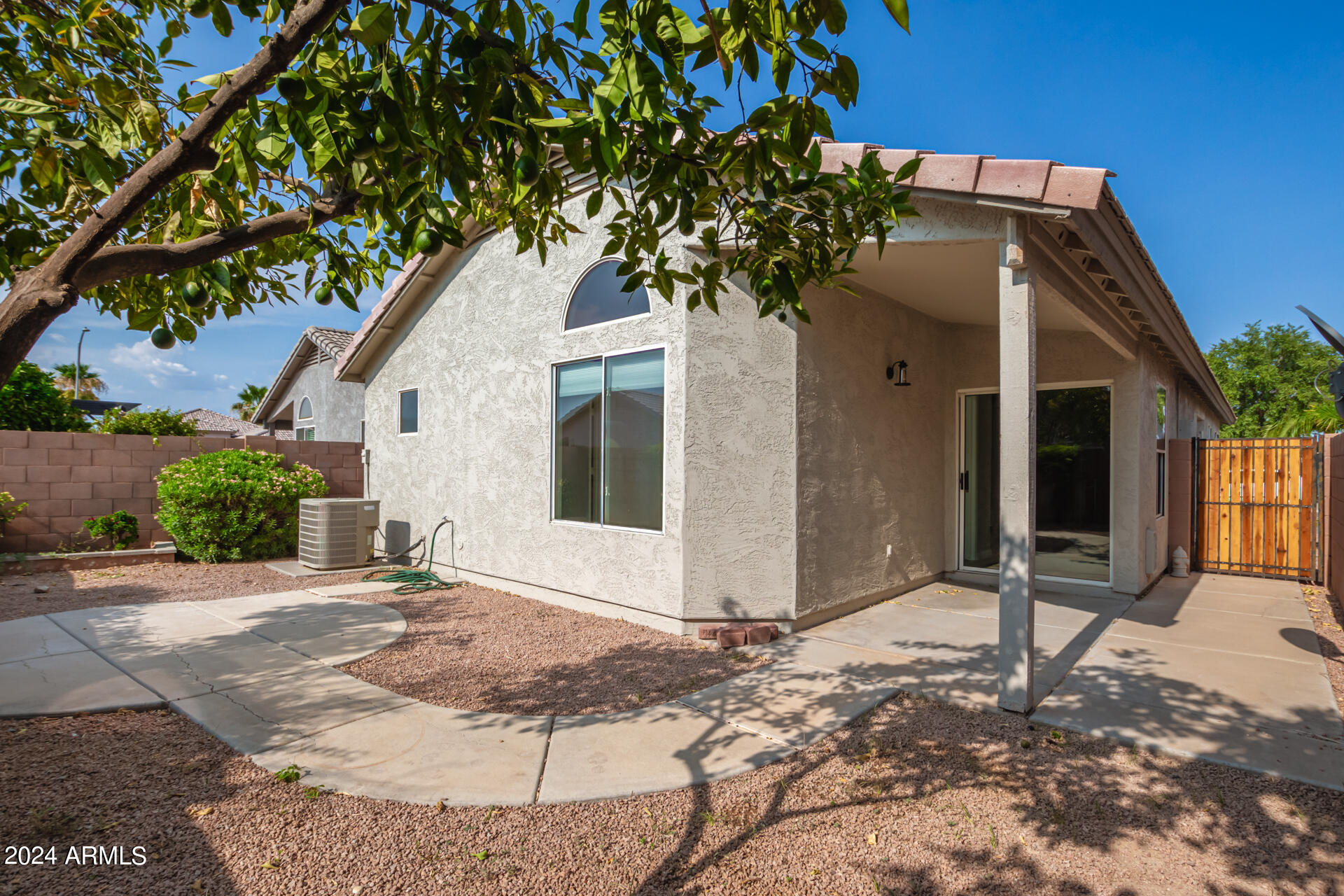 2135 E DANBURY Road