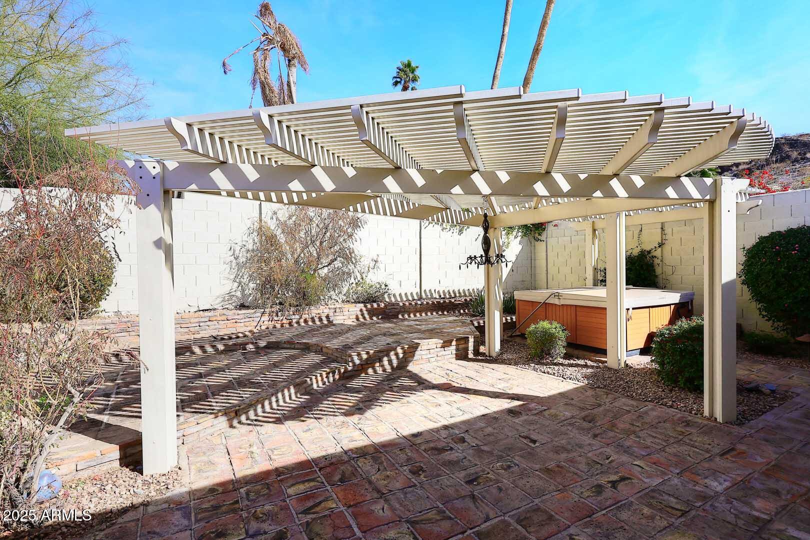 1922 E LANE Avenue