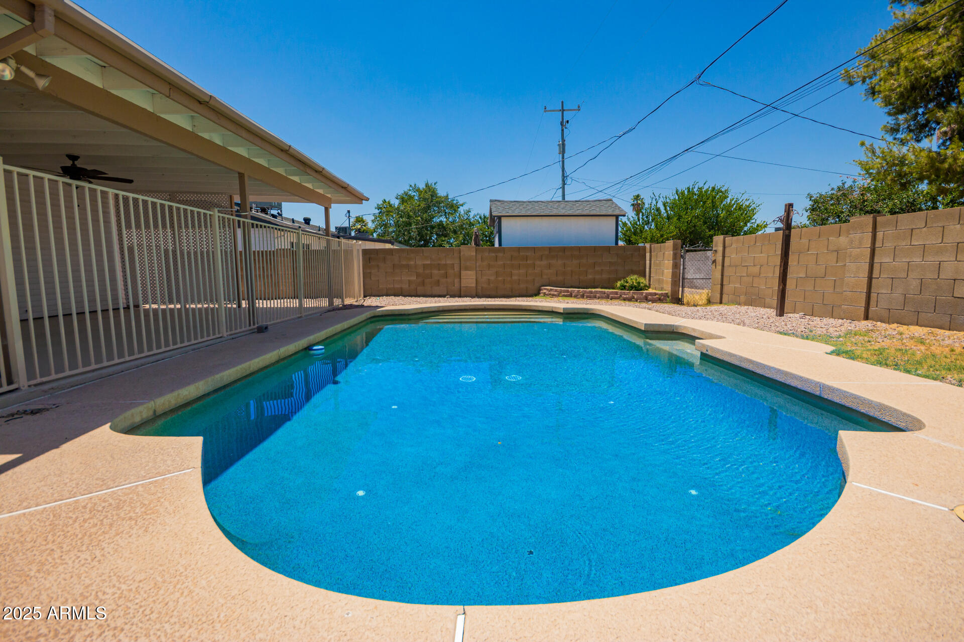 1042 E EL CAMINO Drive