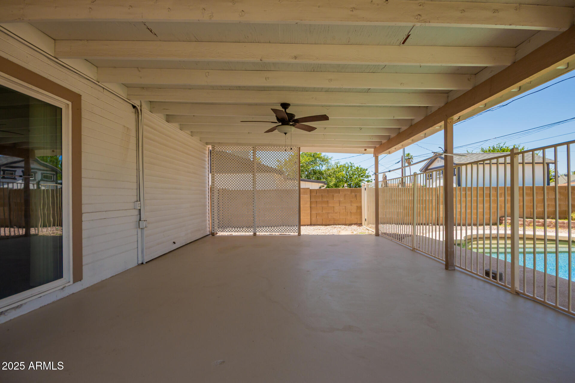 1042 E EL CAMINO Drive