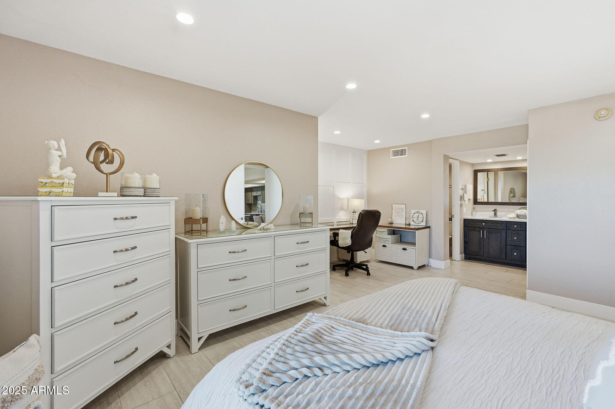 7557 N DREAMY DRAW Drive 264