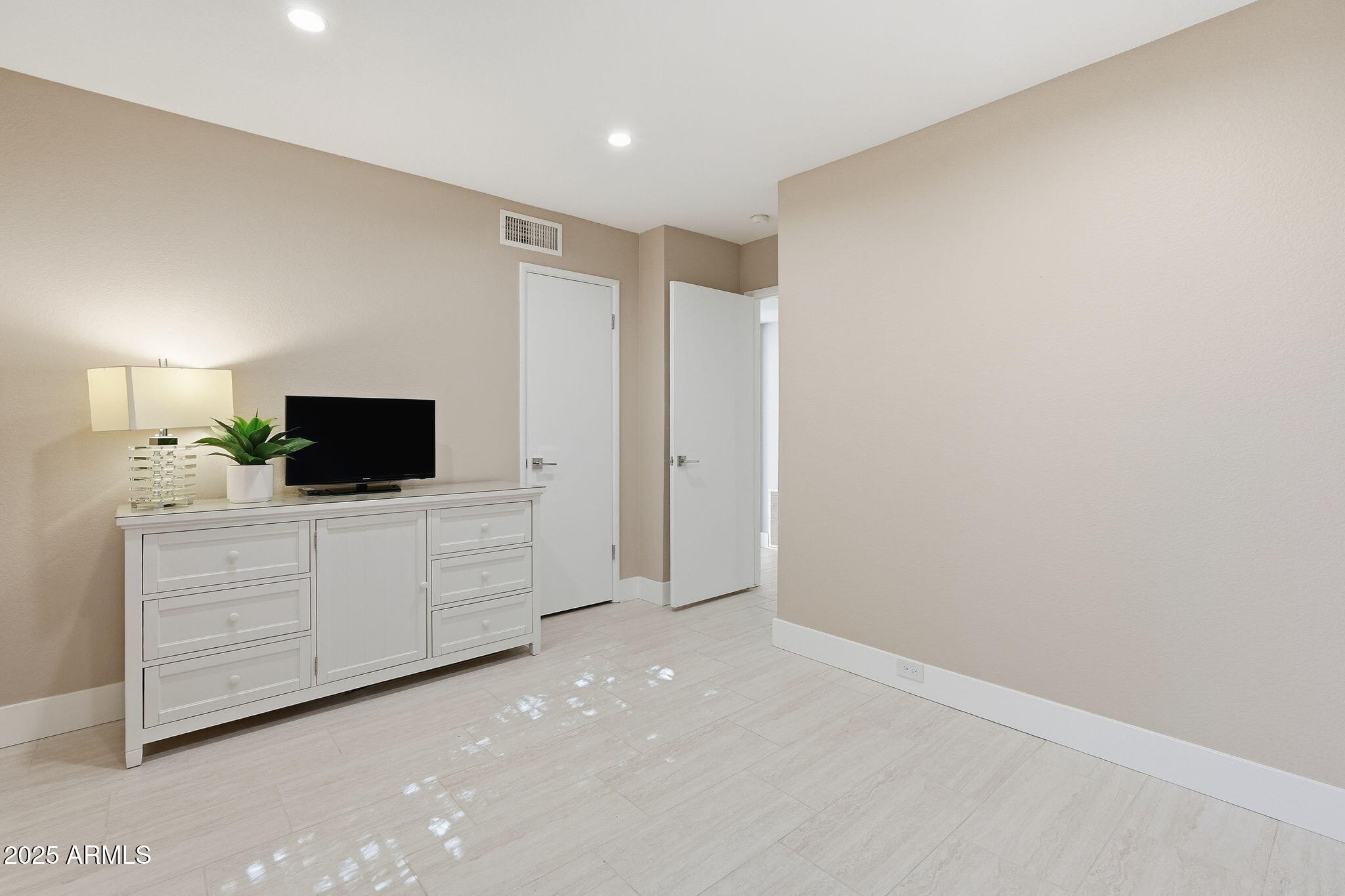 7557 N DREAMY DRAW Drive 264