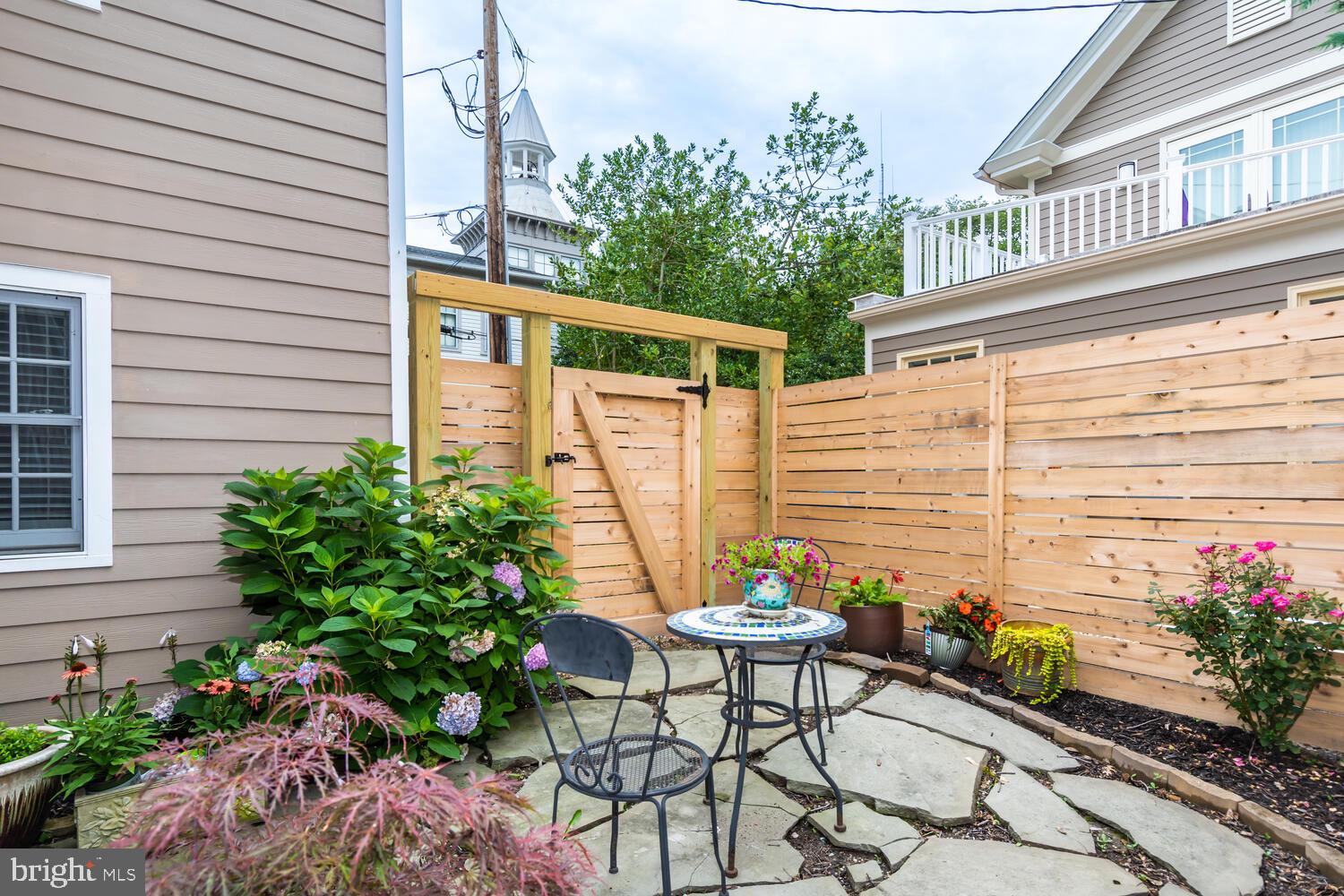 102 Talbot Ln