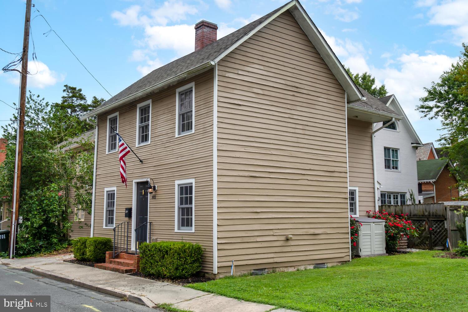 102 Talbot Ln