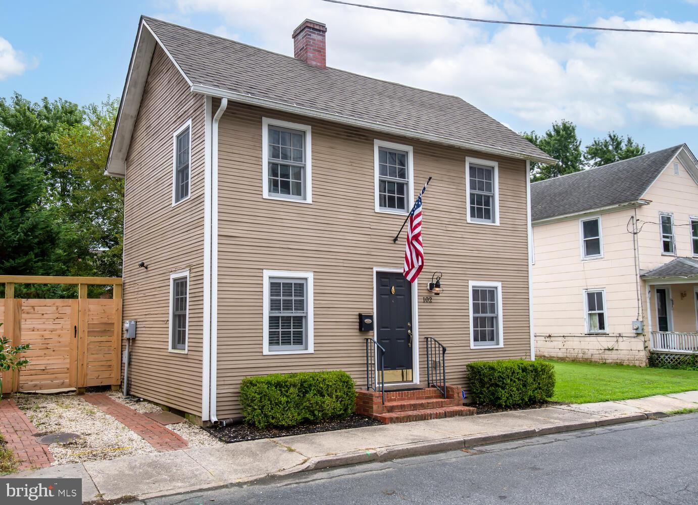 102 Talbot Ln