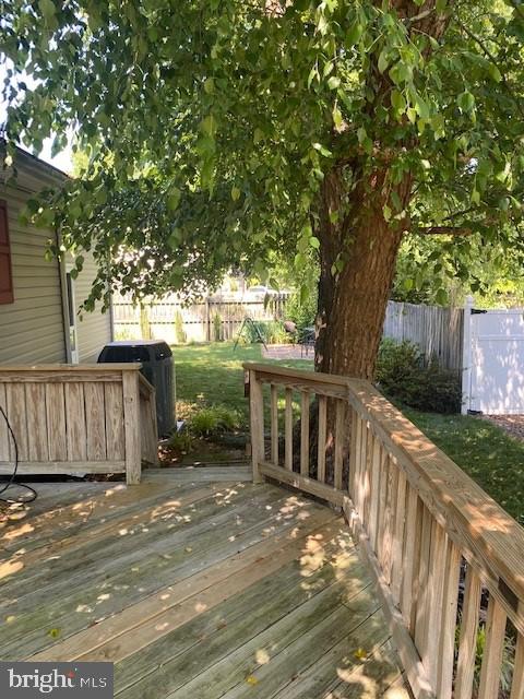 310 Laurel St